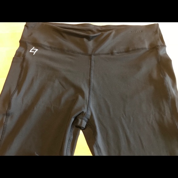 Women’s Athletic Legging Size XL - Picture 4 of 7